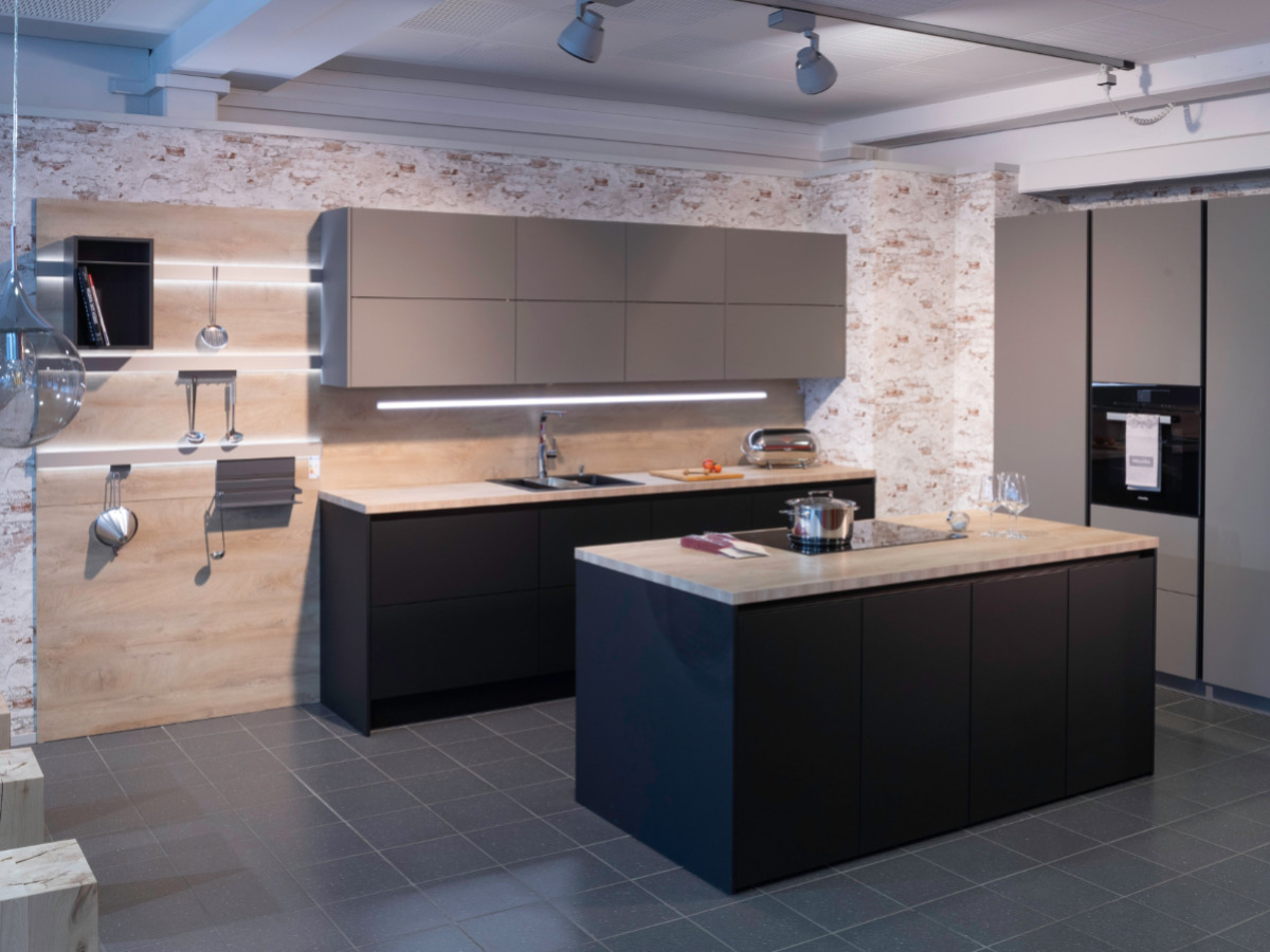 Ausstellungsküche: Ballerina -Fenix-Mammut-